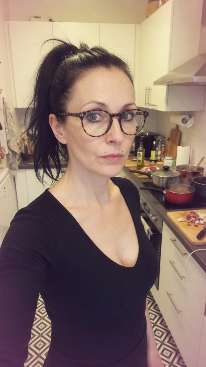 Isabelle, 42