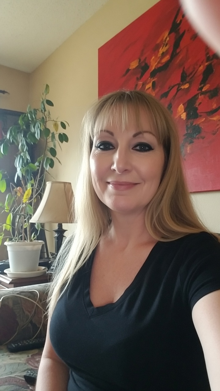 Martine, 51